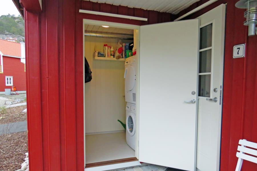 Abstellraum mit Waschmaschine Trockner