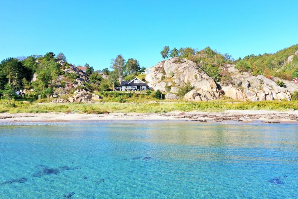 Blick auf Haus Strandperle u. Njervetoppen