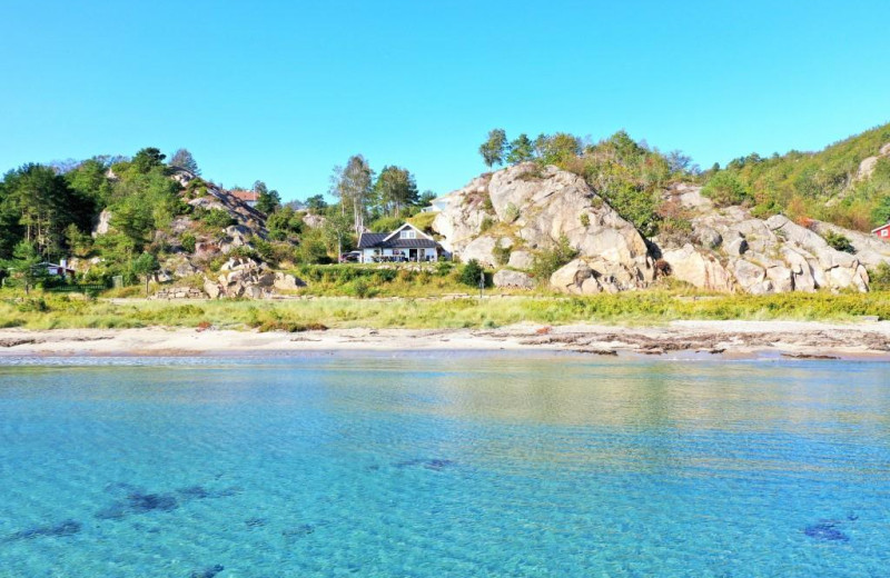 Blick auf Haus Strandperle u. Njervetoppen