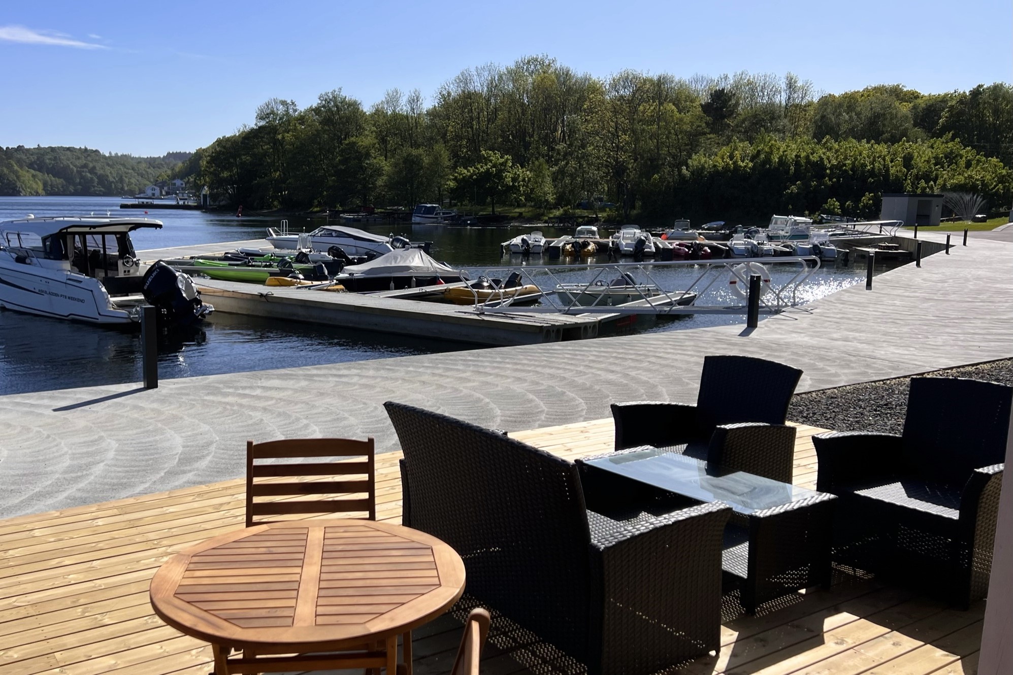 spannende Momente am Steg vor dem Haus