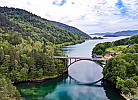Brücke über den Grönsfjord Lenefjord ganz in der Nähe 