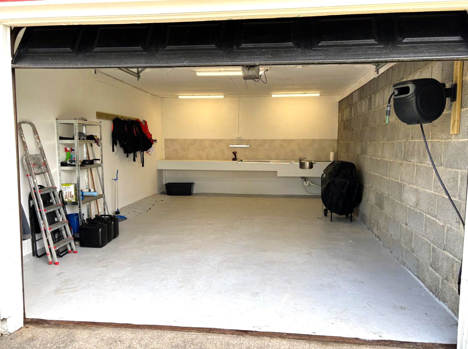 Filetierhaus neben dem Solbris