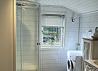 Duschbar mit WC, Waschtisch, Waschmaschine
