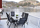 Balkon mit Treppe zum Steg