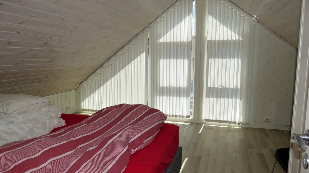 gräumiges Schlafzimmer - Doppelbett u. Panoramafenster SZ 1
