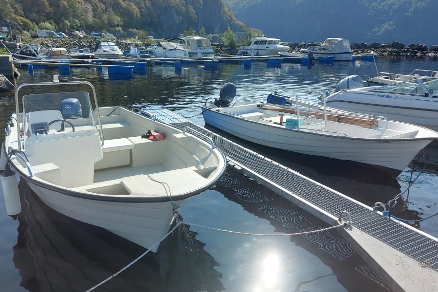 Øien 530 F, Außenborder Yamaha mit 40 PS, Steuerkonsole, Echolot- Kartenplotter 