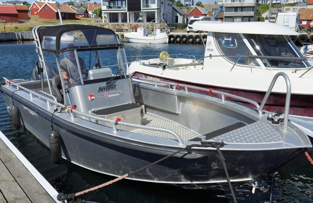 Extraboot Arronet 23.5 SP, ca. 24 Fuß Aluminium, 150 PS Yamaha in Borhaug