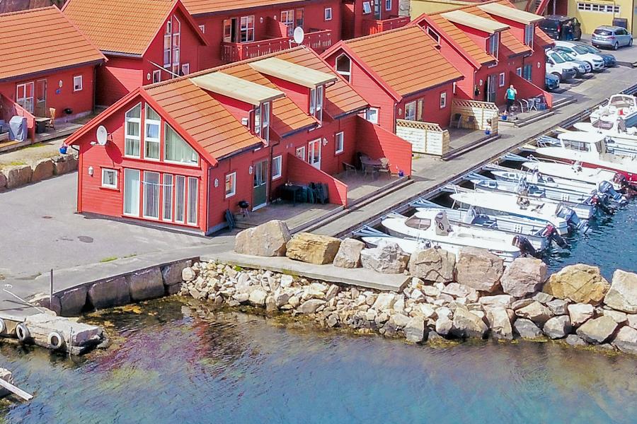 8 B , vorne links im Bild