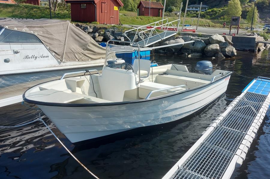 Øien 530 F, Außenborder Yamaha mit 40 PS
