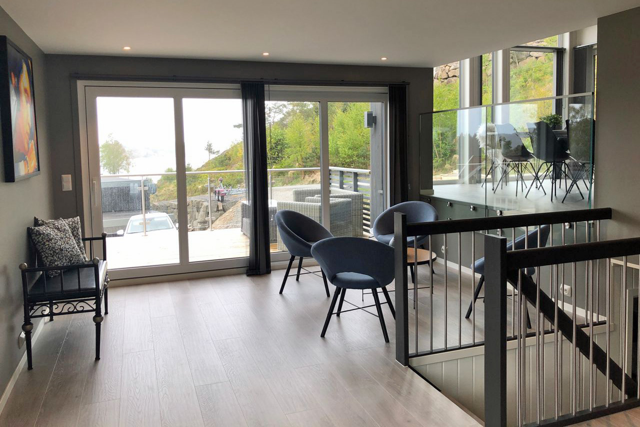 große Fenster, viel Licht