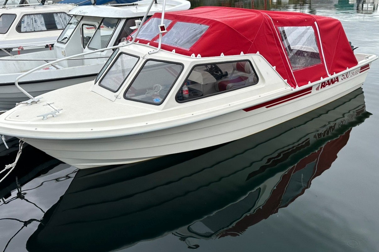 Rana 530, liegt im Bootshaus in Sigersvoll