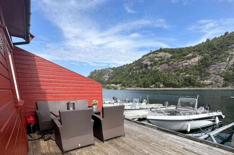 das Boot liegt vor der Tür