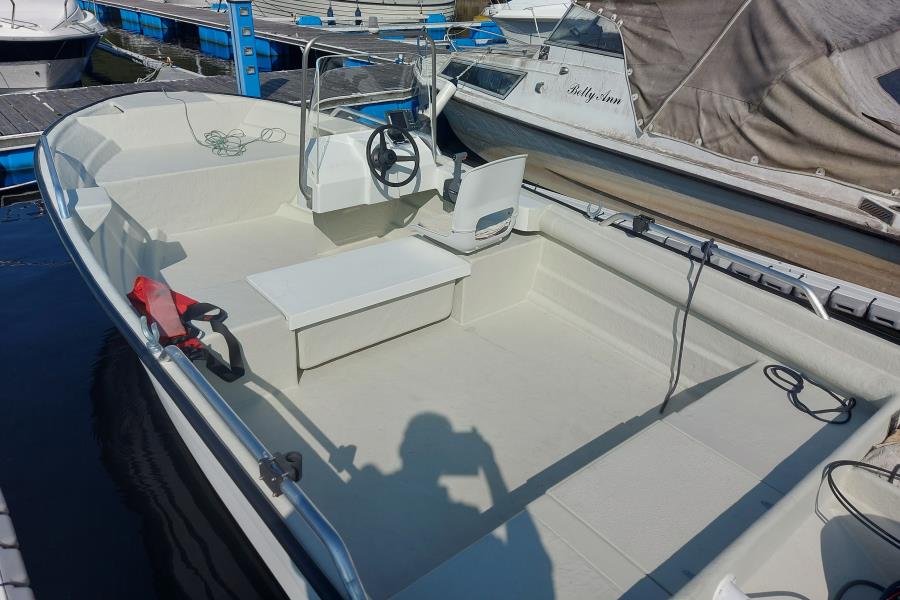 Øien 530 F, Außenborder Yamaha mit 40 PS, Steuerkonsole, Echolot- Kartenplotter 