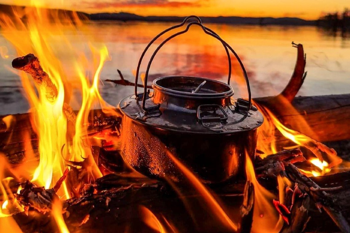 auf dem Feuer zubereitet, lockale Spezialitäten