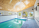 mit Indoor - Schwimmbad