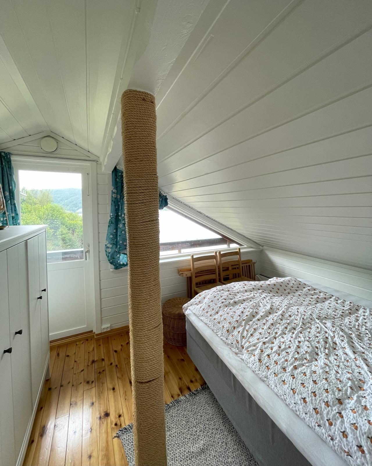 Steinfeda am Lenefjorden